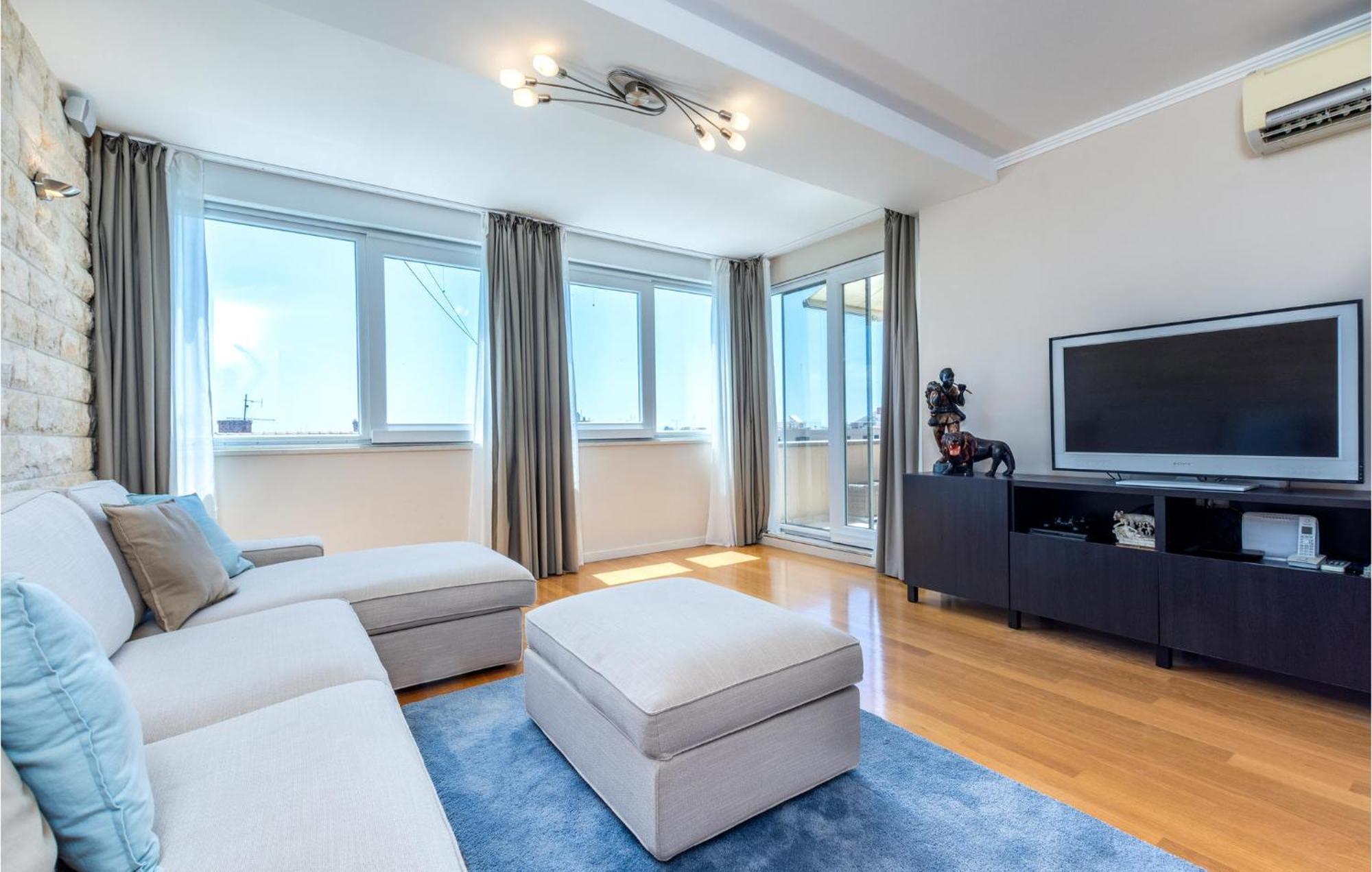 Beautiful Apartment In Split With Kitchen Εξωτερικό φωτογραφία