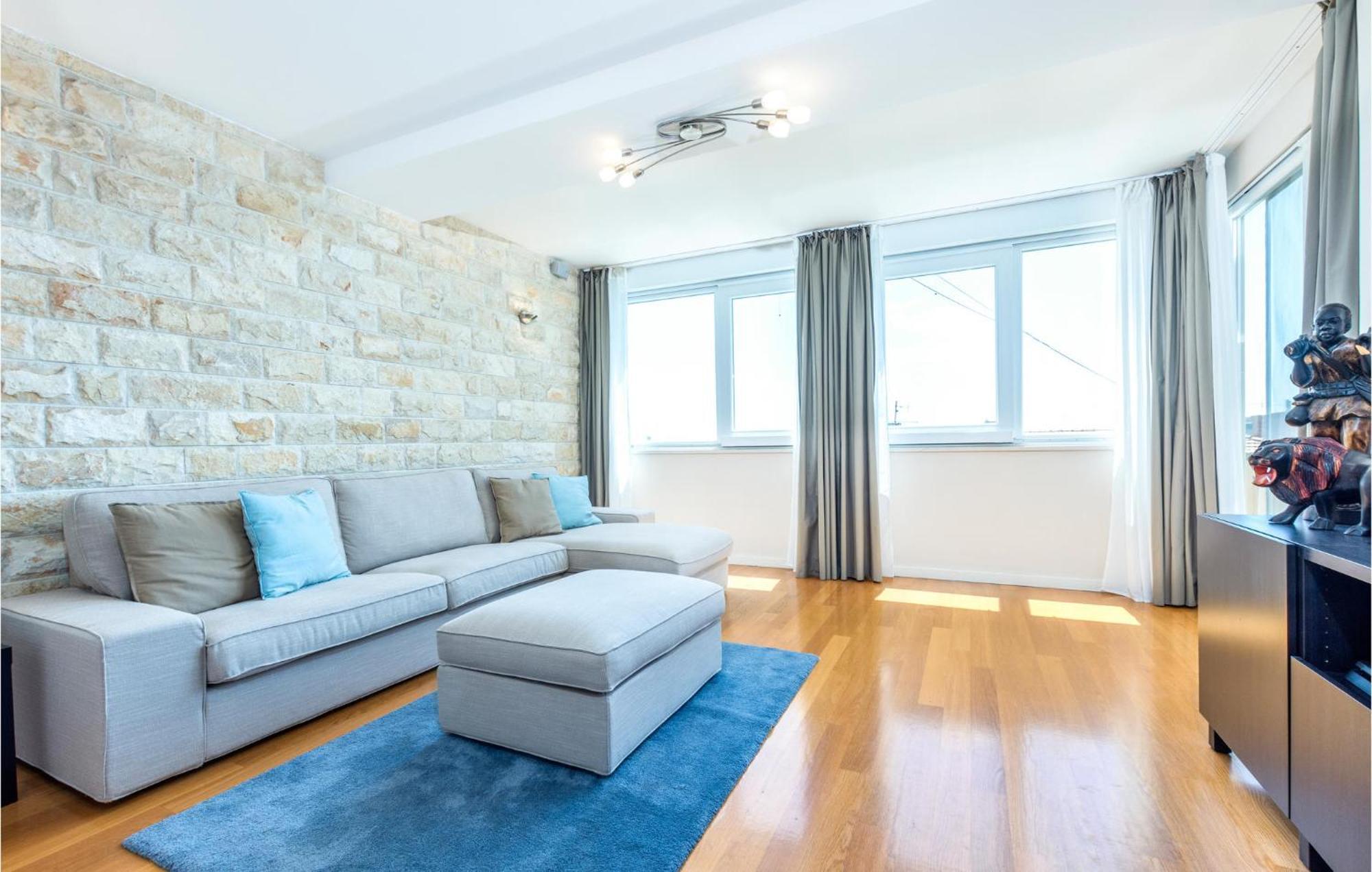Beautiful Apartment In Split With Kitchen Εξωτερικό φωτογραφία